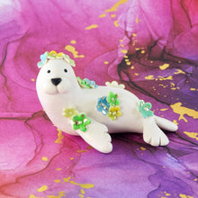 Load image into Gallery viewer, Tiny flower seal