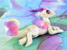 Load image into Gallery viewer, Pearly white sea dragon